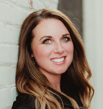 Headshot of sales agent Melissa Evans